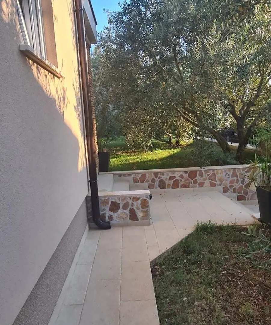 Villa Matteo Pula 0*,